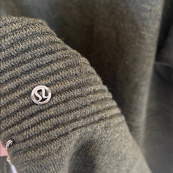 NWT Lululemon merino wool sit in Lotus wrap II khaki green - Picture 12 of 12